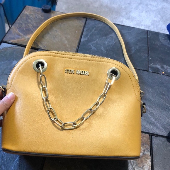 Steve Madden Handbags - Steve Madden crossbody purse